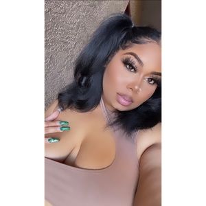 Meet your Posher, Yasina